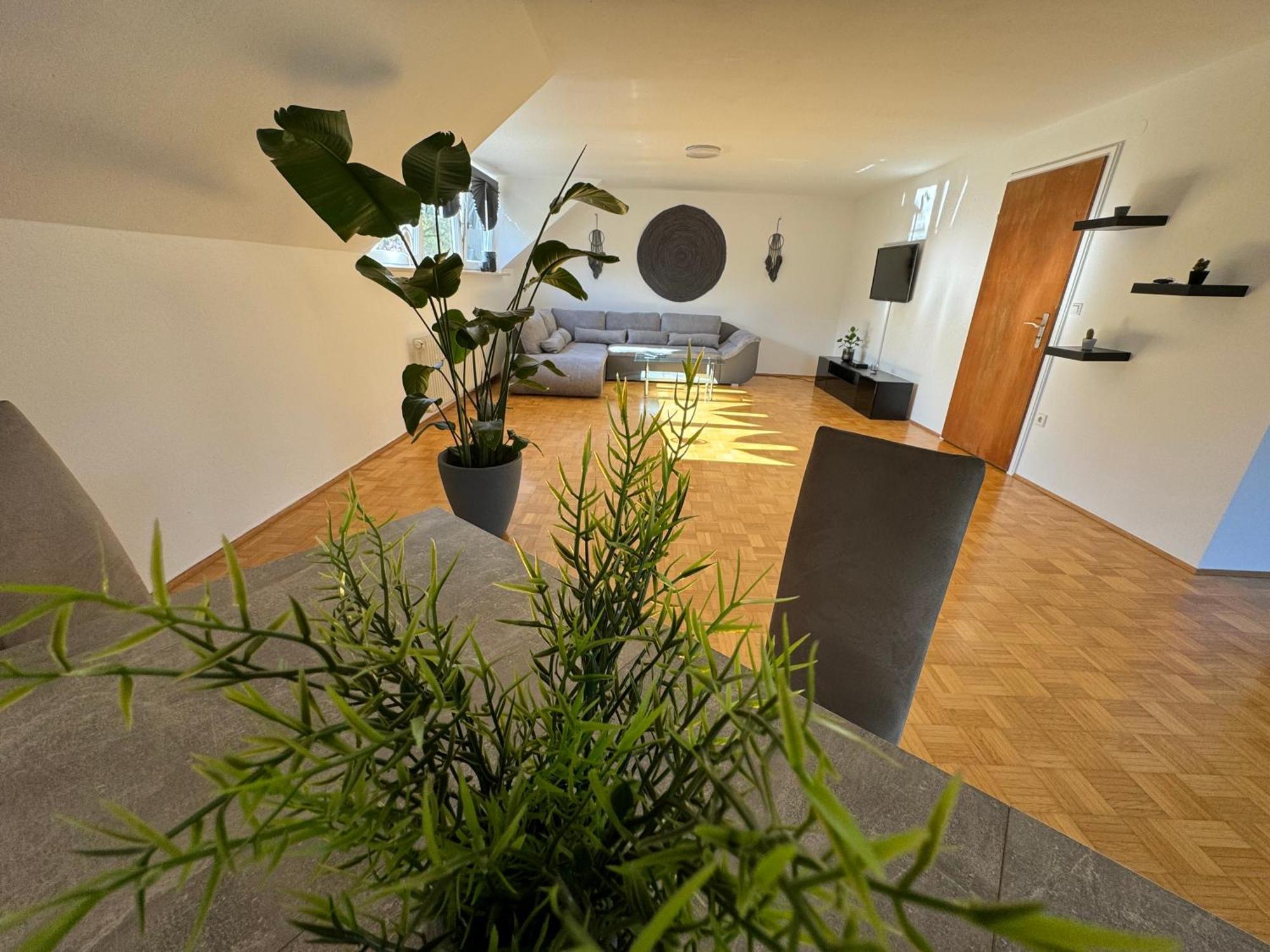 Fewo Boho 110 Qm Mit Bergblick 3 Min Bahnhof Laufen Exterior photo